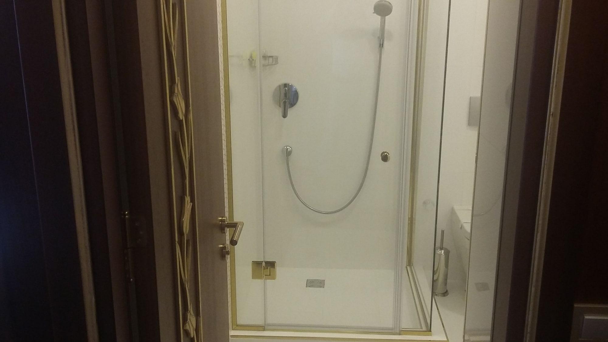 Mb Deluxe Hotel Istanbul Ngoại thất bức ảnh