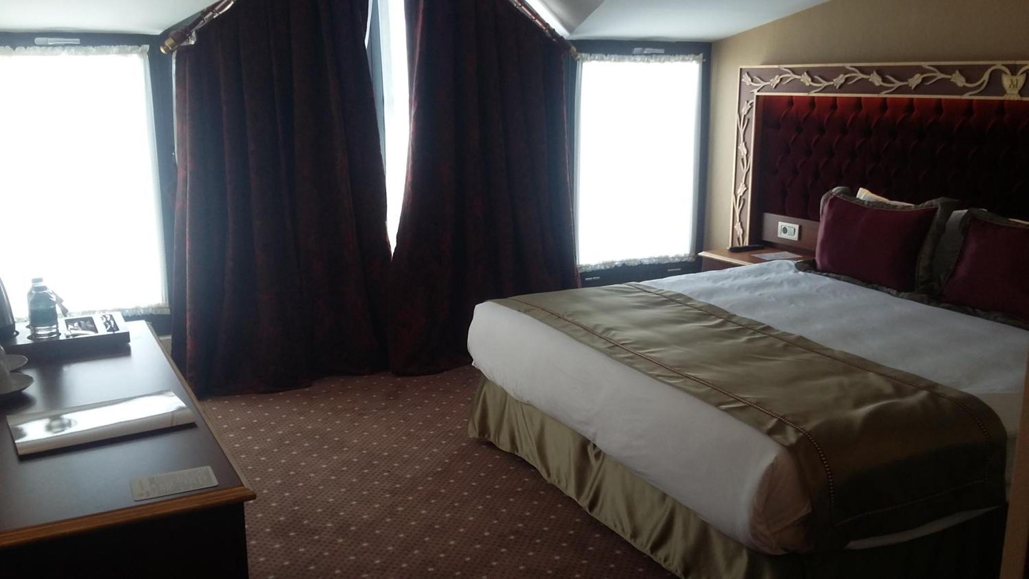 Mb Deluxe Hotel Istanbul Ngoại thất bức ảnh